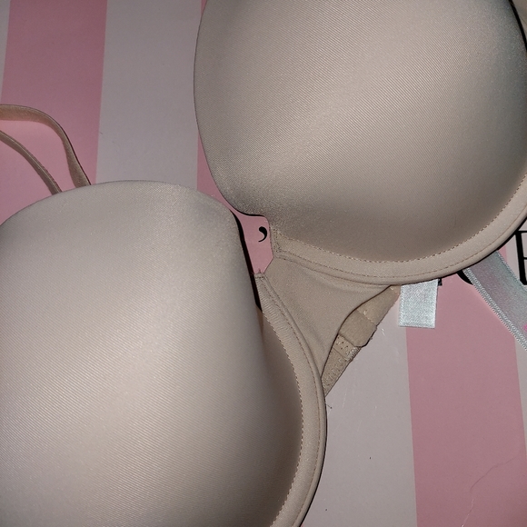 New PINK bra size 38C - Picture 4 of 14